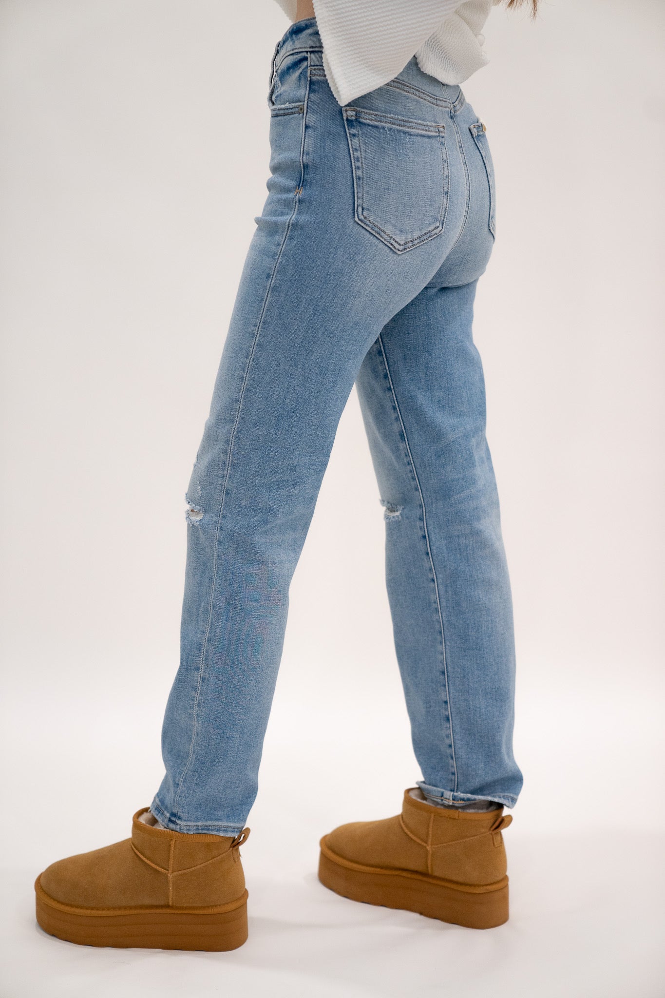 Distressed Tracey Straight Leg