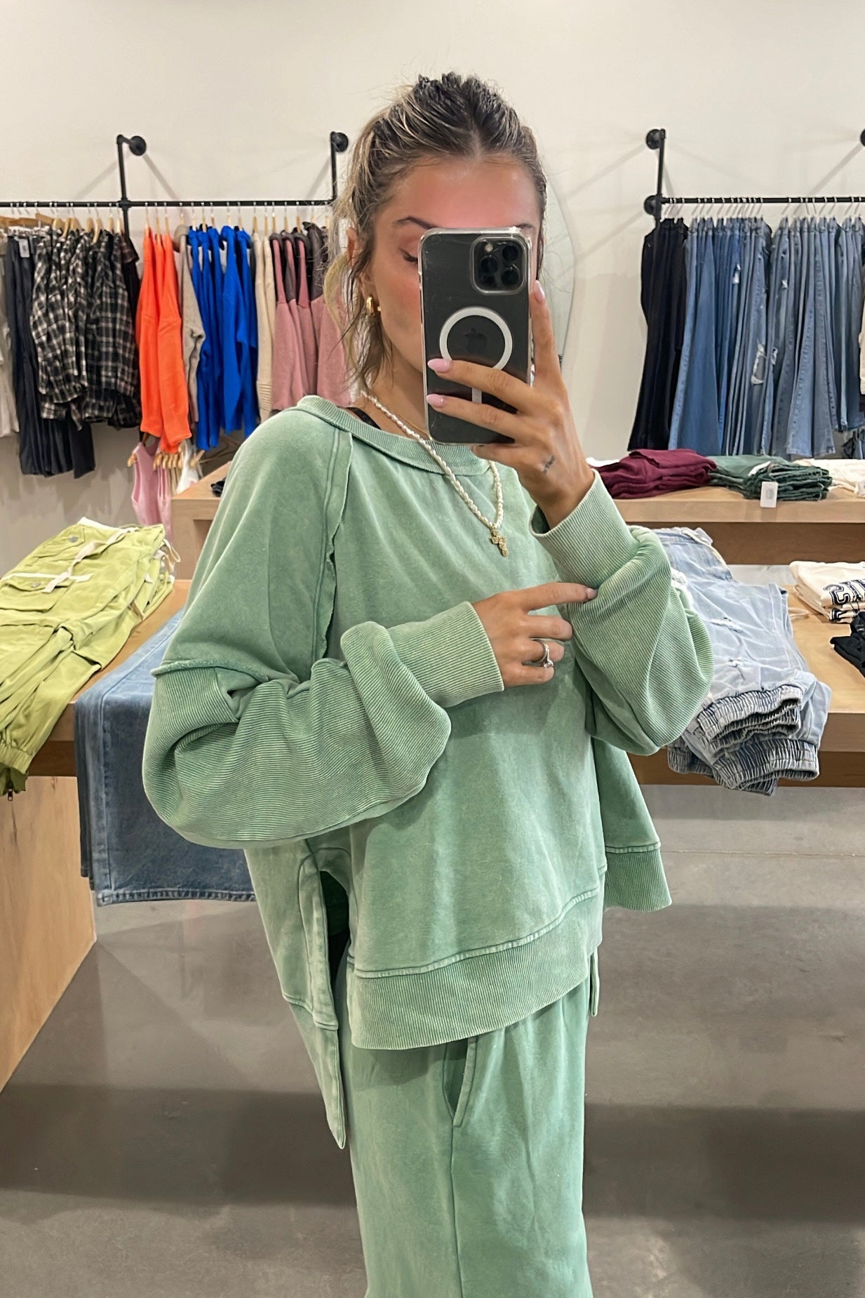Raglan Oversized Sweatshirt