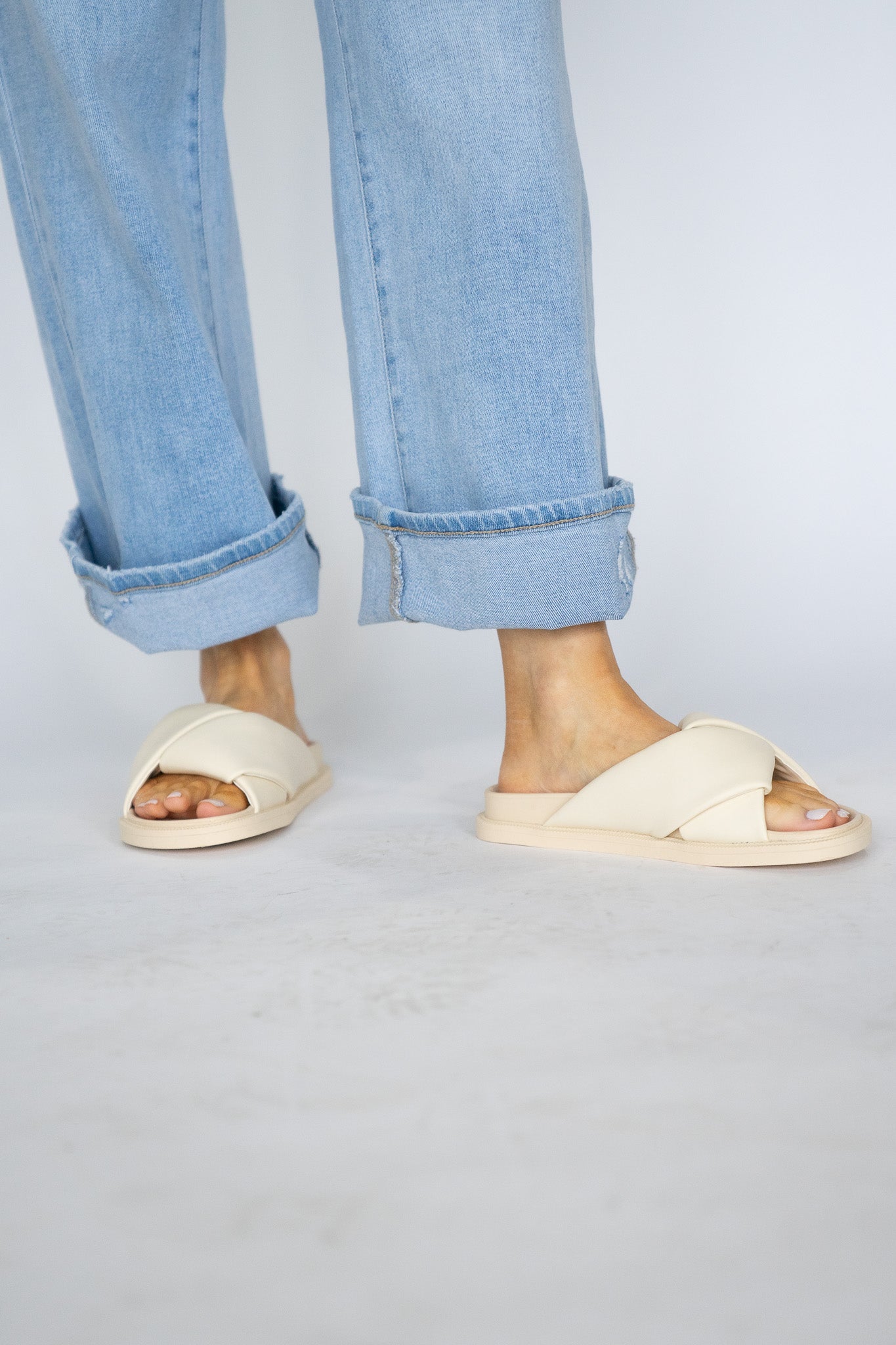 Claire Sandal (Multiple Colors)