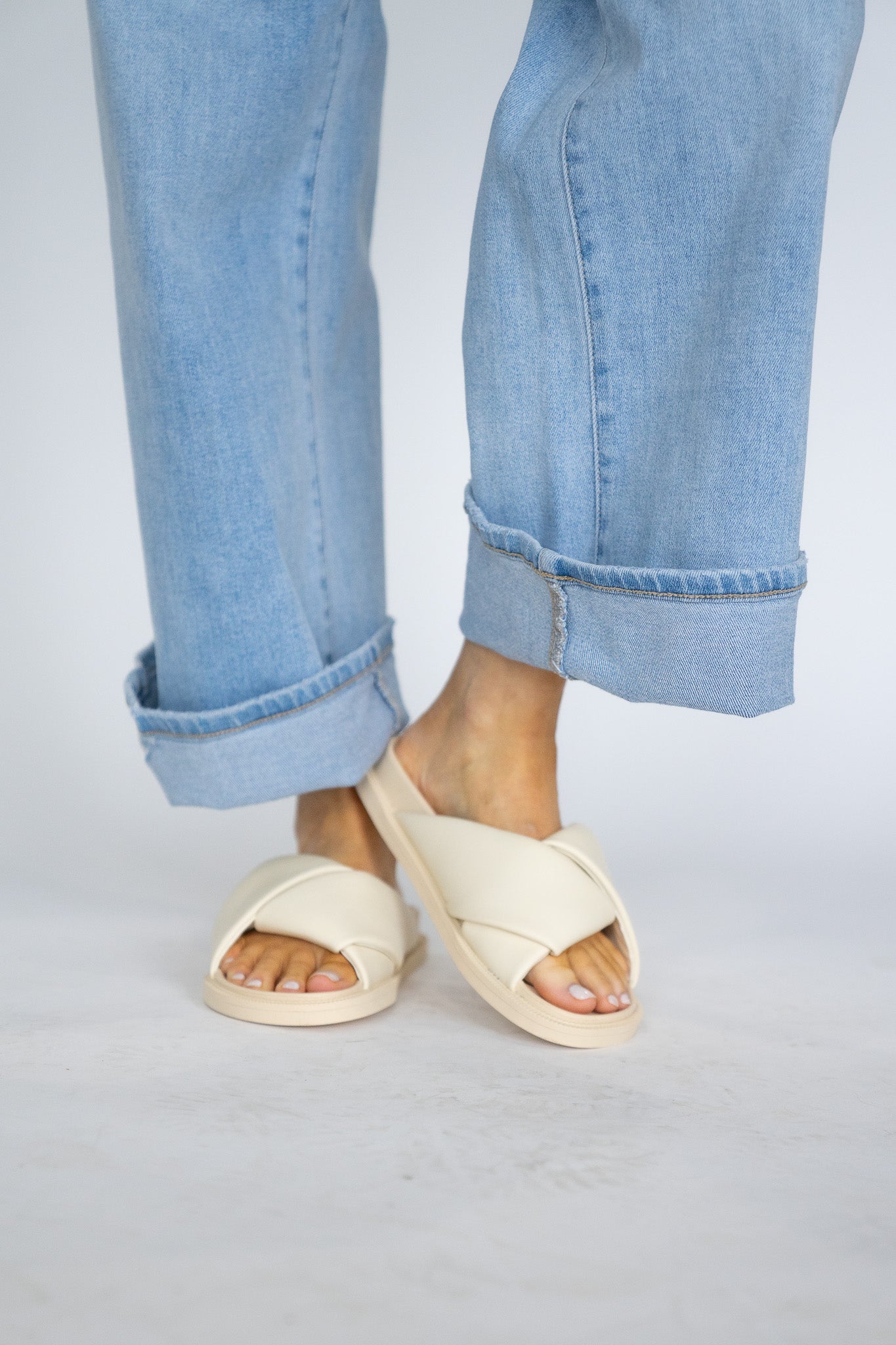 Claire Sandal (Multiple Colors)