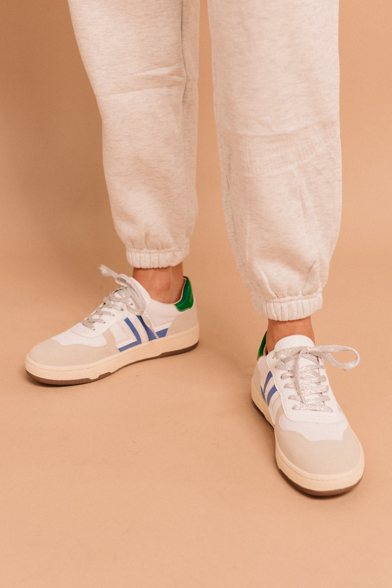 Bronny Sneakers