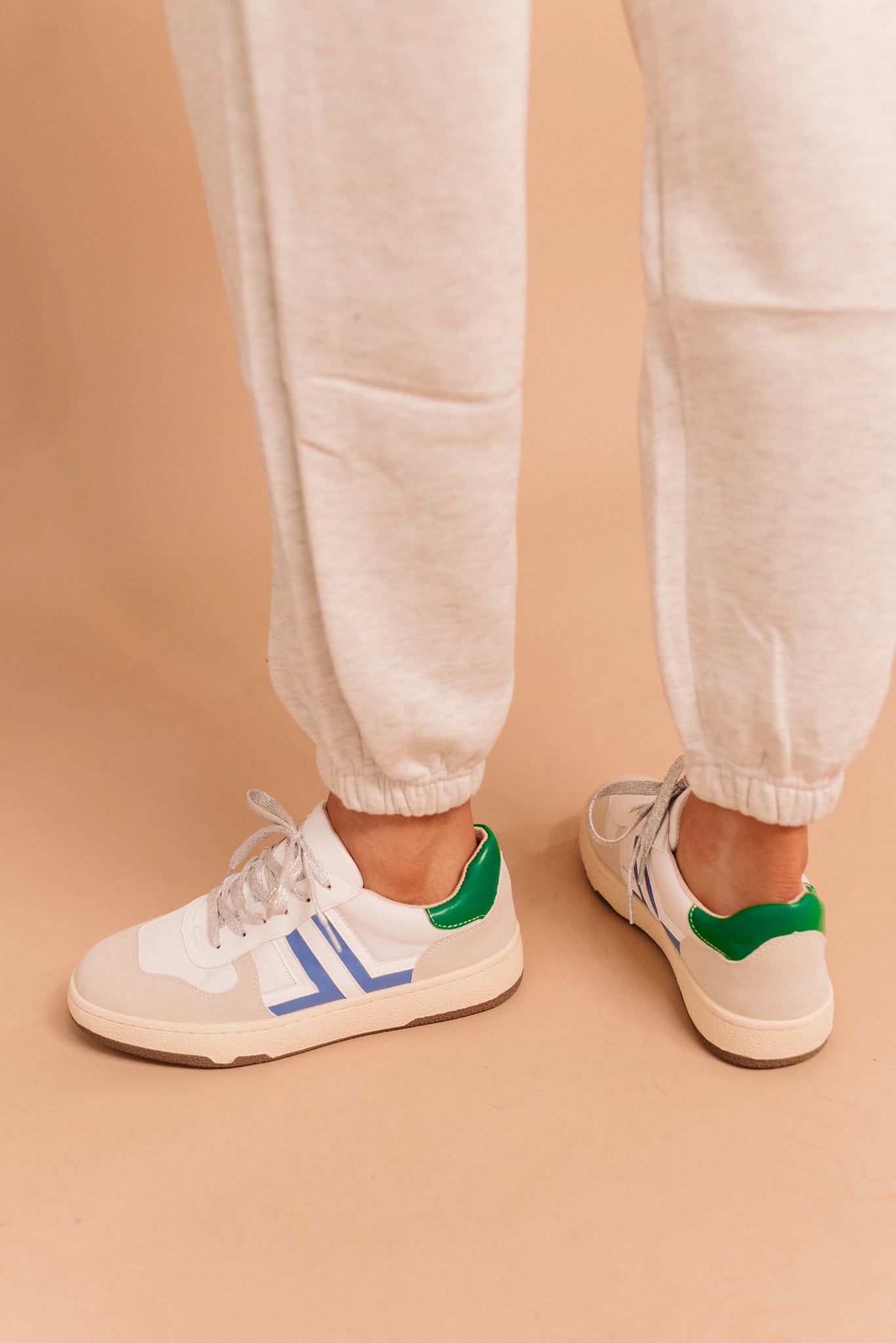 Bronny Sneakers