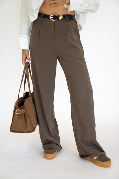Classic Pleated Wide-leg Trouser Pants