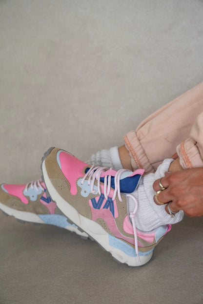 Field Sneakers