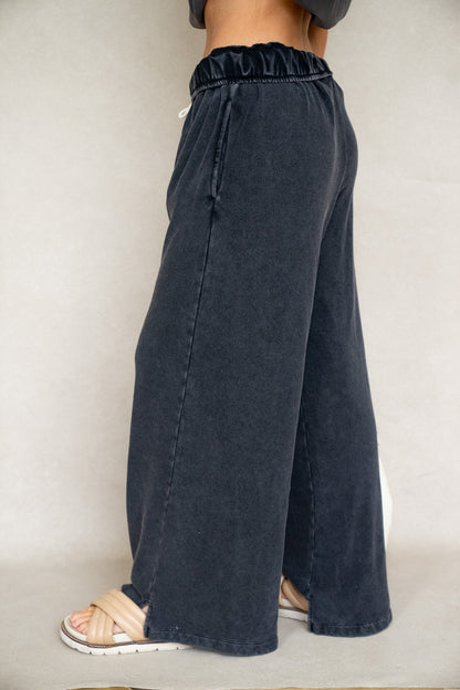 It Girl Sweats (Multiple Colors)