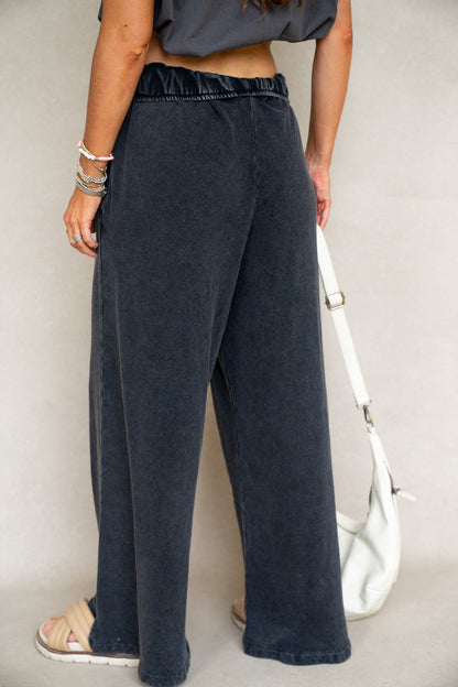 It Girl Sweats (Multiple Colors)