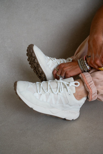 Nile Sneakers