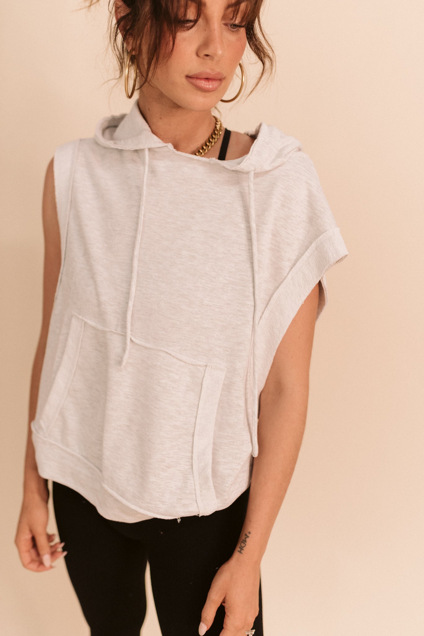 Hooded Sleeveless Pullover