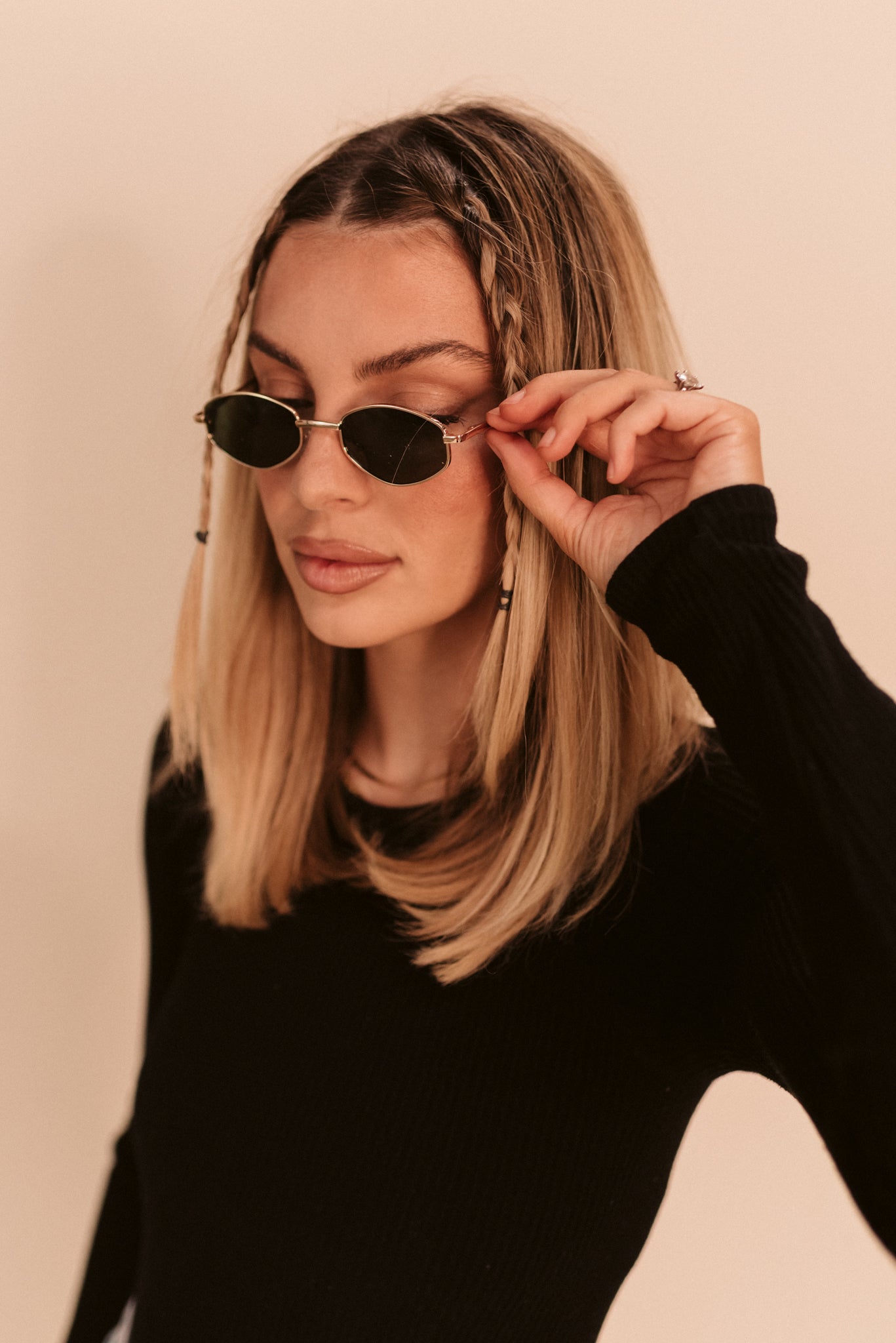 Trendy Oval Sunnies (multiple colos)