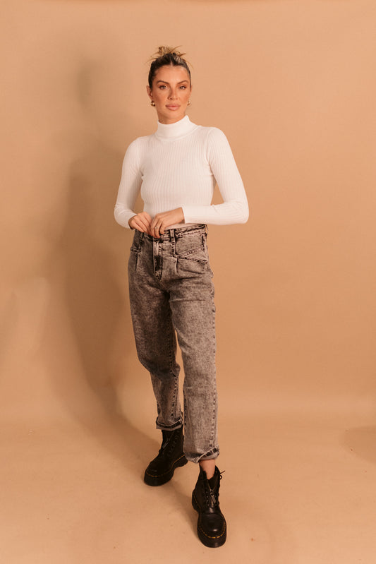 Mineral Washed Mom Jean