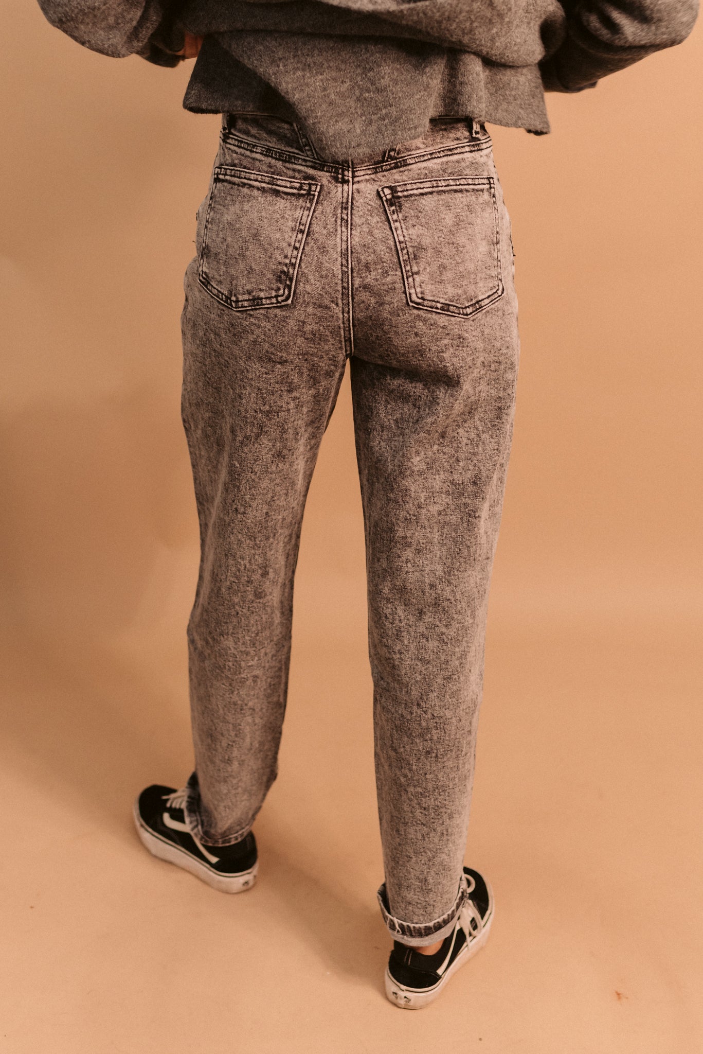 Mineral Washed Mom Jean